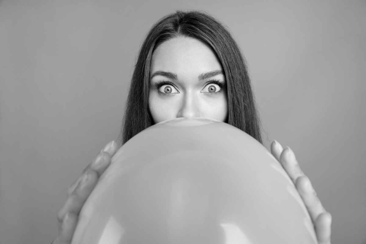 luftballon-fotostudio-fotografie-ballons-luftballon-prall-gross-aufblasen-stark-aufblasen-prall-aufgeblasen-luftballon-fotografie-fotoshooting-luftballons-photoshooting-balloons-studio